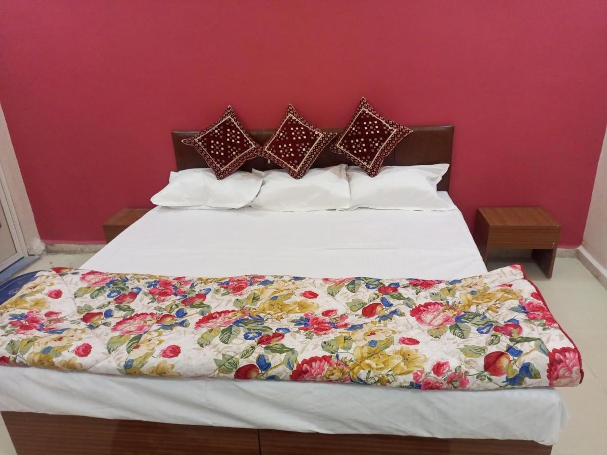 Bed and Breakfast Aashirwad Residency Ujjain Exterior foto