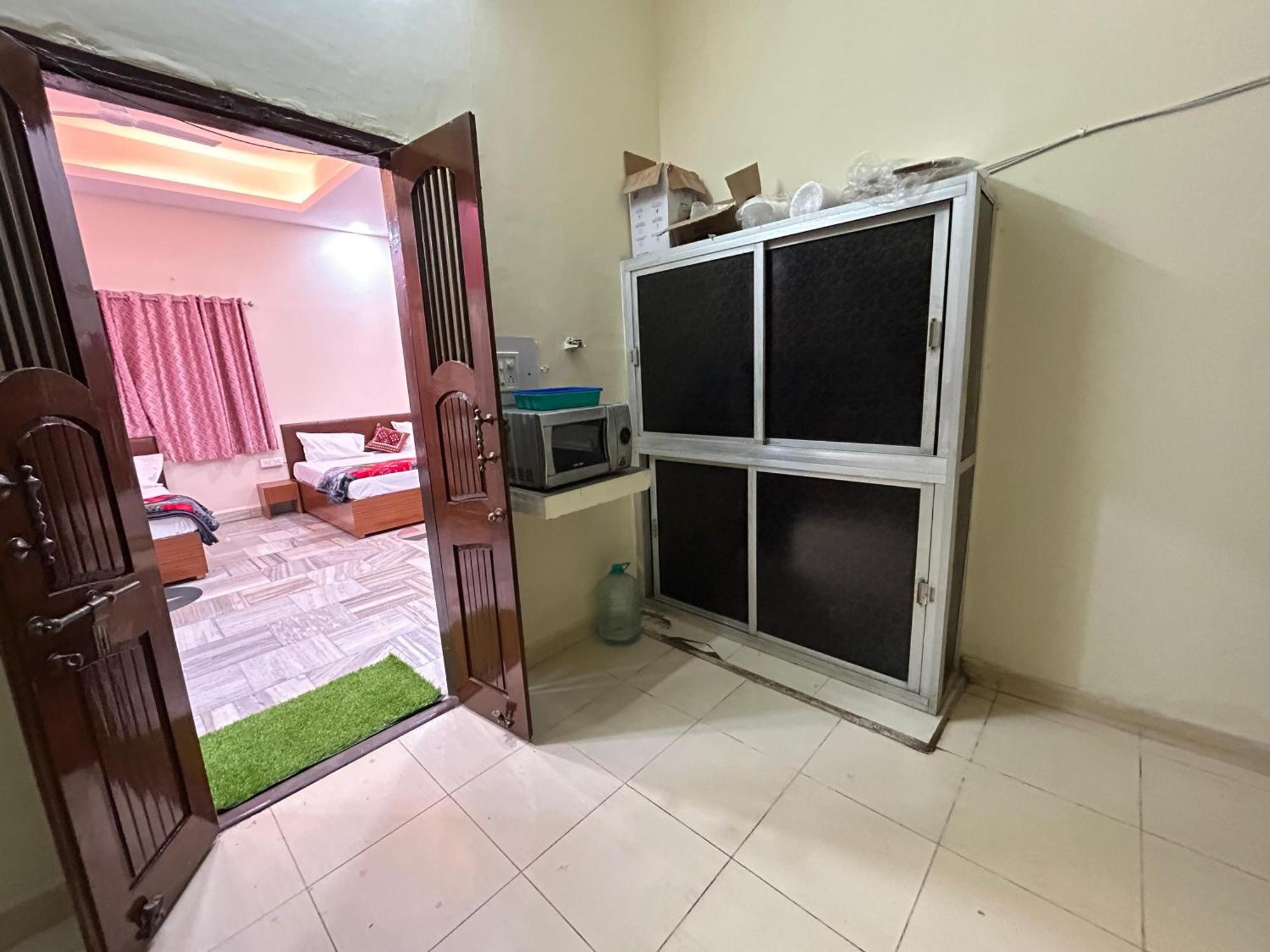 Bed and Breakfast Aashirwad Residency Ujjain Exterior foto