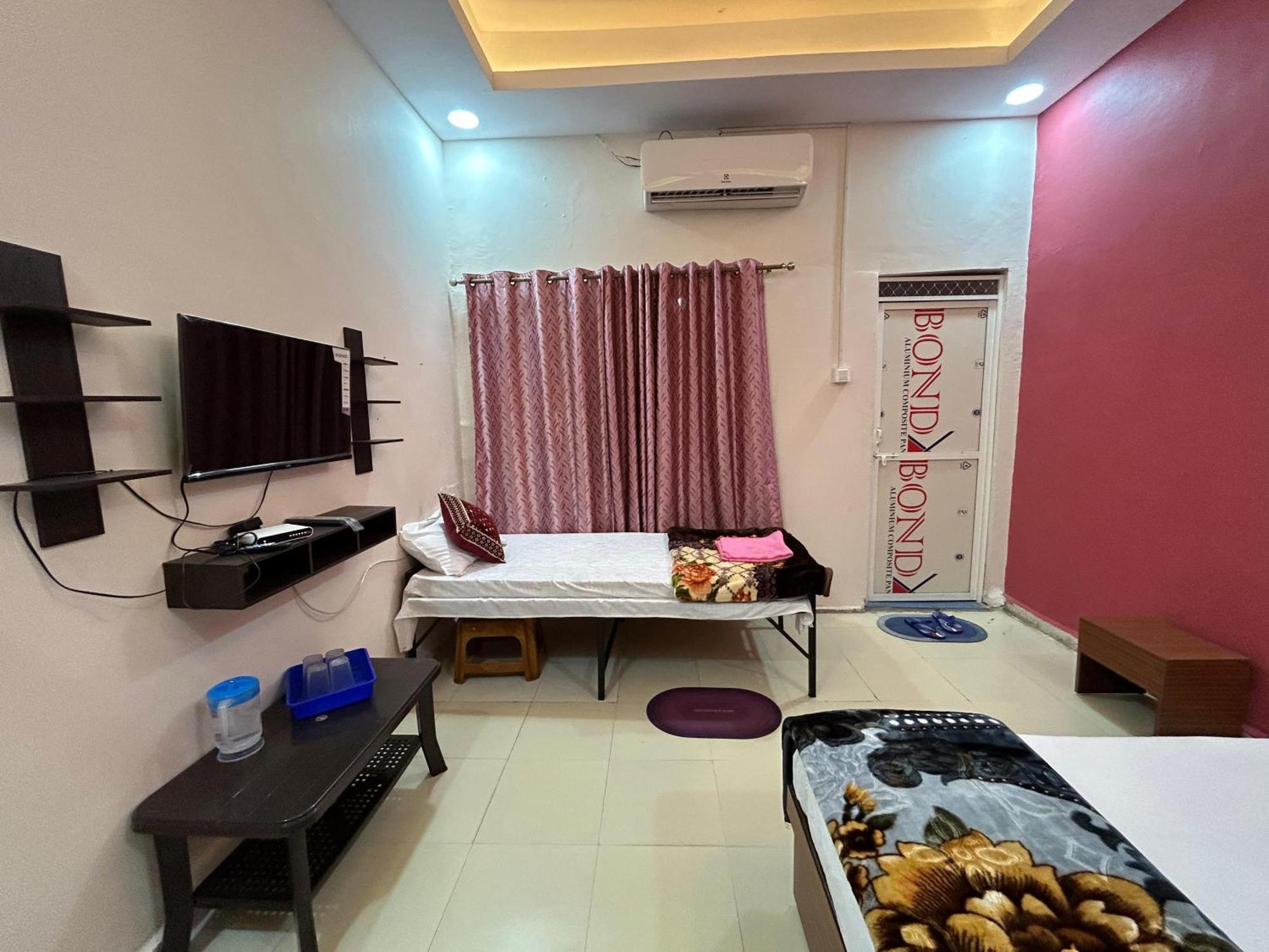 Bed and Breakfast Aashirwad Residency Ujjain Exterior foto