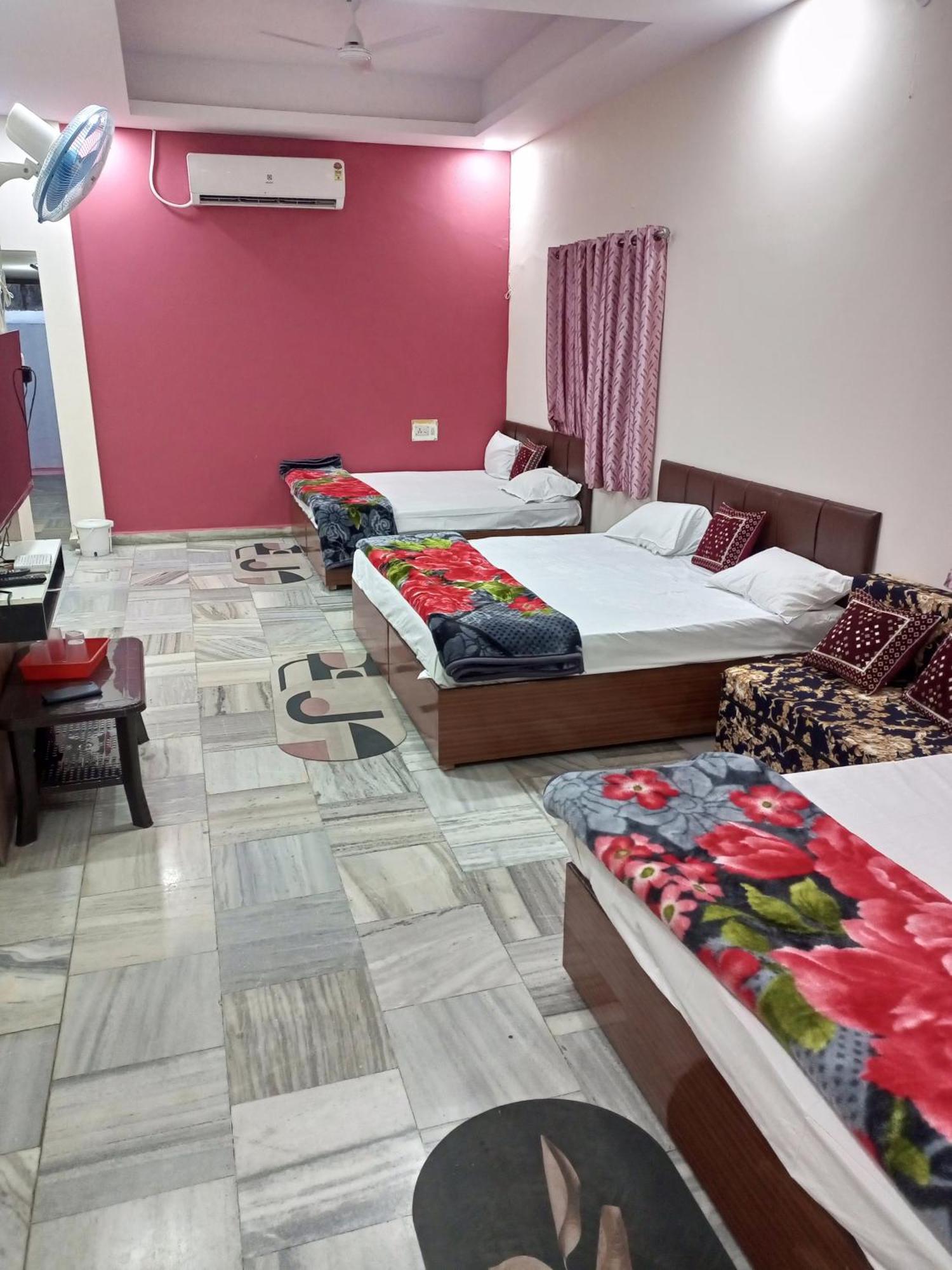 Bed and Breakfast Aashirwad Residency Ujjain Exterior foto