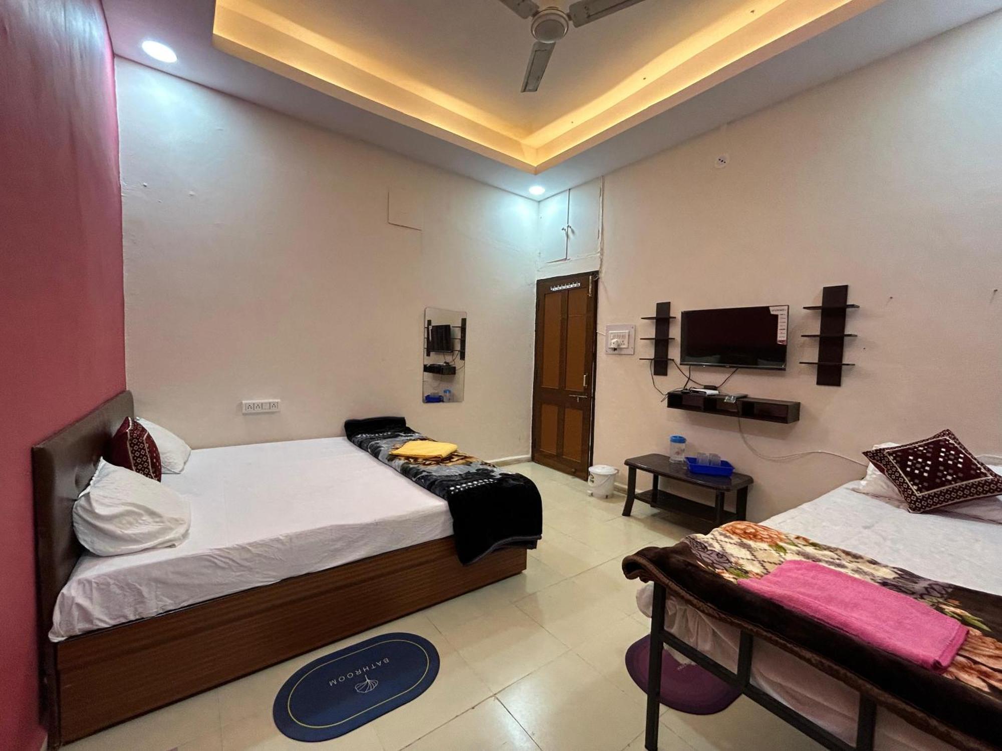 Bed and Breakfast Aashirwad Residency Ujjain Habitación foto